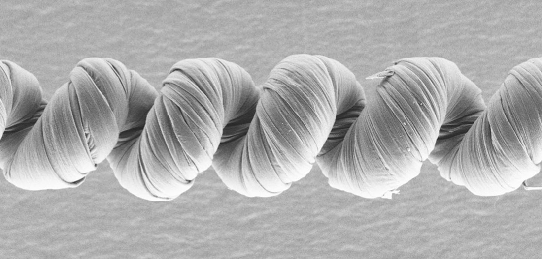 Rasterelektronenmikroskop-Aufnahme einer kontrahierten «Muskelfaser» aus Kohlenstoff-Nanoröhrchen